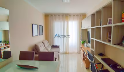 Apartamento de 02 quartos com 01 suíte e garagem no Bairu.