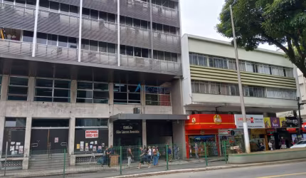 A garagem mais bem localizada do centro da cidade