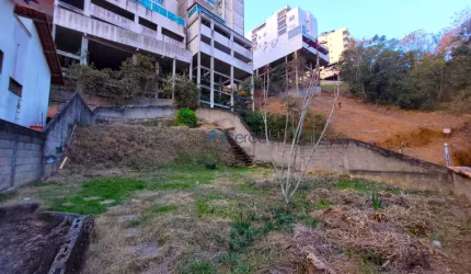 Terreno medindo 291 m²- no  Jardim Laranjeiras