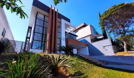 Casa com 04 quartos no Spinaville