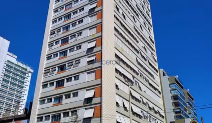 Apartamento de 04 quartos e garagem no Centro.
