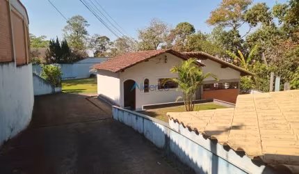 Granja no Aeroporto a venda .