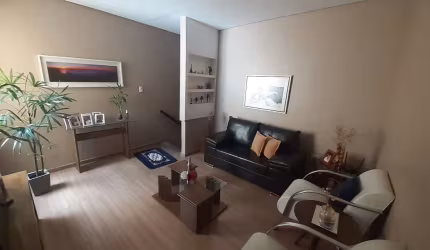 Sobrado com 3 dormitórios à venda, 240 m² por R$ 400.000 - Santa Catarina - Juiz de Fora/MG