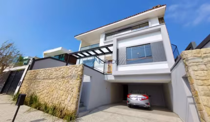 Linda casa em um dos mais cobiçados condomínios da cidade de Juiz de Fora!
