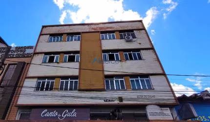 Apartamentos com 03 quartos com opção para fazer cobertura no Morro da Glória