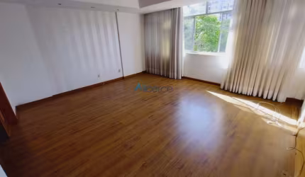 Apartamento 3 quartos com garagem no coração da cidade!