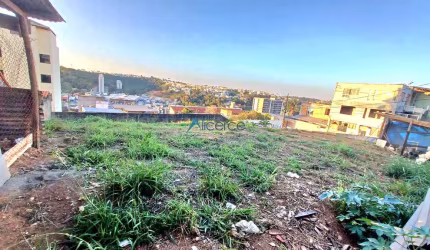 Terrenos com 625 m² em São Pedro.