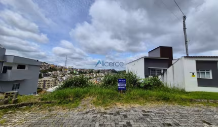 Terreno no Residencial São Carlos- Bairro de Lourdes