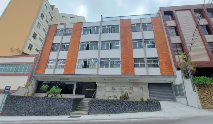 Cobertura dúplex 3 quartos no Vale do Ipê