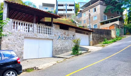 Casa linear com 2 quartos no bairro Santa Luzia