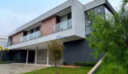 Belíssima casa linear no Spinaville!