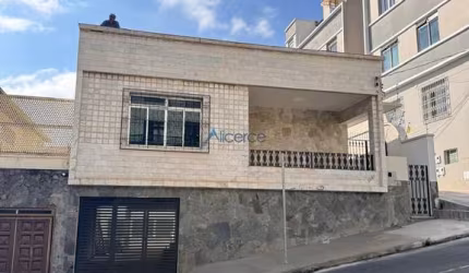 Casa 3 quartos - Centro