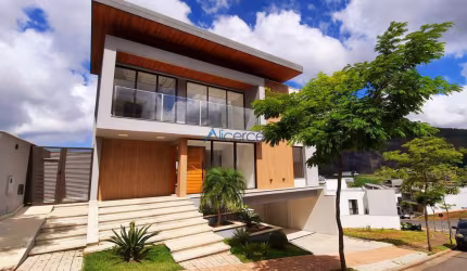 Maravilhosa casa no condomínio Estrela Alta!