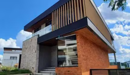 Belíssima casa no Estrela alta com 4 suítes!