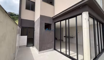 Casa Dúplex com 4 suítes no Condomínio Reserva São Pedro - Marilândia!
