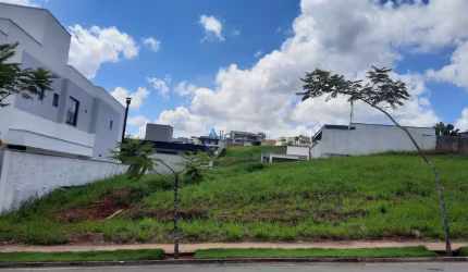 Terreno muito bem localizado no condomínio Estrela Alta!