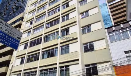 Excelente apartamento com 03 quartos e elevador no Centro