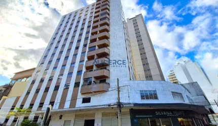Apartamento com 04 quartos e 02 vagas de garagem e elevador em São Mateus.