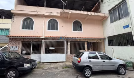 Casa de 4 quartos no Santa Terezinha