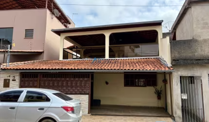 Casa Linear com 3 Quartos, Suíte, Terraço Amplo e Vista Deslumbrante!