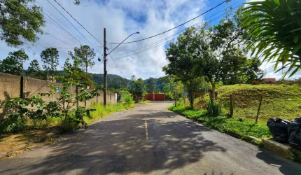 Terreno com 2.000 m², ótima topografia no Parque Jardim da Serra
