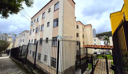 Apartamento de 02 quartos com garagem no Cascatinha