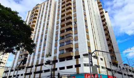 Apartamento com 03 quartos, com garagem e elevador em São Mateus.