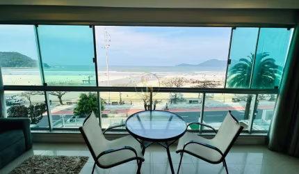 Lindo apto frente mar! Pronto para uso e reveillon.
