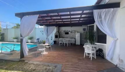 Casa - Capim Macio - 200m2 - 03 suítes - Piscina - Espaço Gourmet