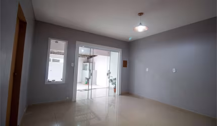 Casa térrea com 4 quartos à venda em Nova Mairinque - SP