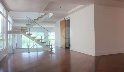 Casa com 4 quartos à venda ou para locação em Alphaville - SP