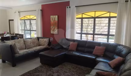 Casa com 3 quartos para locação em Estação - SP