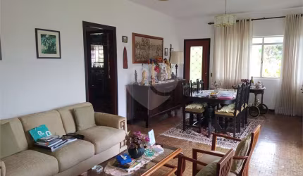 Casa com 6 quartos à venda ou para locação em Vila Junqueira - SP