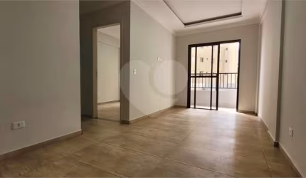 Apartamento com 2 quartos para locação em Jardim Carambeí - SP