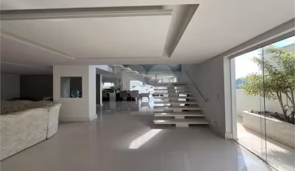 Condomínio com 3 quartos à venda ou para locação em Vila Mike - SP