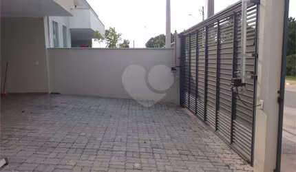 Casa térrea com 3 quartos para locação em Vila Santa Rosália - SP