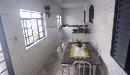 Casa para Venda em Campinas, Vila Aeroporto, 3 dormitórios, 1 suíte, 1 banheiro, 2 vagas