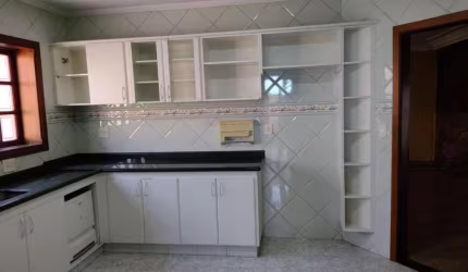 Sobrado para Venda em Valinhos, Parque Terranova, 3 dormitórios, 1 suíte, 3 banheiros, 2 vagas