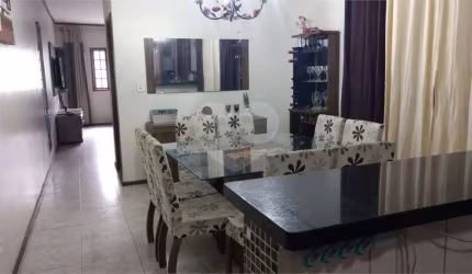 Sobrado com 3 quartos à venda em Vila Perequê - SP