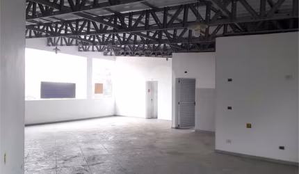 Prédio inteiro à venda ou para locação em Ferreira - SP