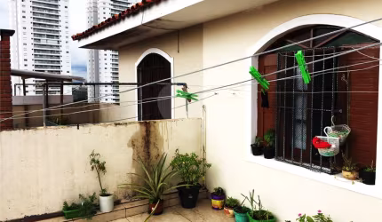Sobrado com 4 quartos à venda em Vila Gomes - SP