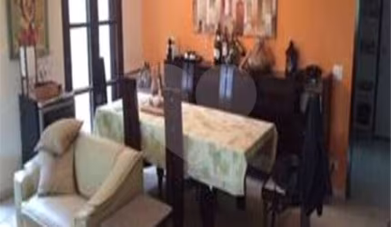 Casa com 6 quartos à venda em Condomínio Iolanda - SP