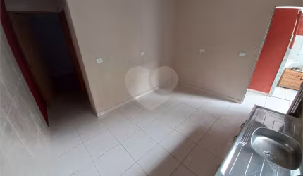 Apartamento com 1 quartos para locação em Parque Regina - SP
