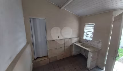 Condomínio com 2 quartos para locação em Jardim São Salvador - SP