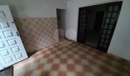 Condomínio com 2 quartos para locação em Jardim Das Flores - SP