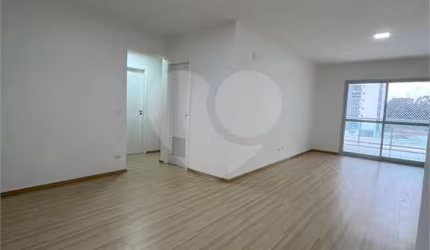 Apartamento com 3 quartos para locação em Jardim Santa Bárbara - SP