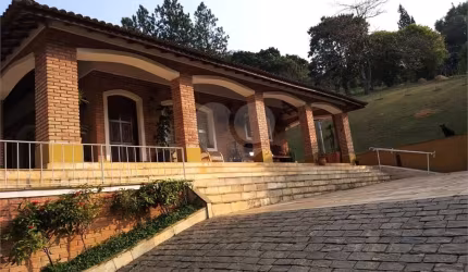 Chácara com 10 quartos à venda em Moinho - SP