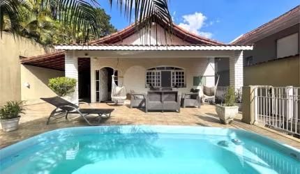 Casa térrea com 3 quartos à venda em Vila Diva - SP