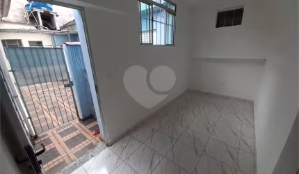 Casa de vila com 1 quartos para locação em Jardim Nadir - SP