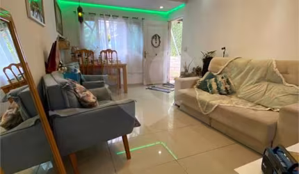 Casa com 2 quartos à venda em Vila Geni - SP